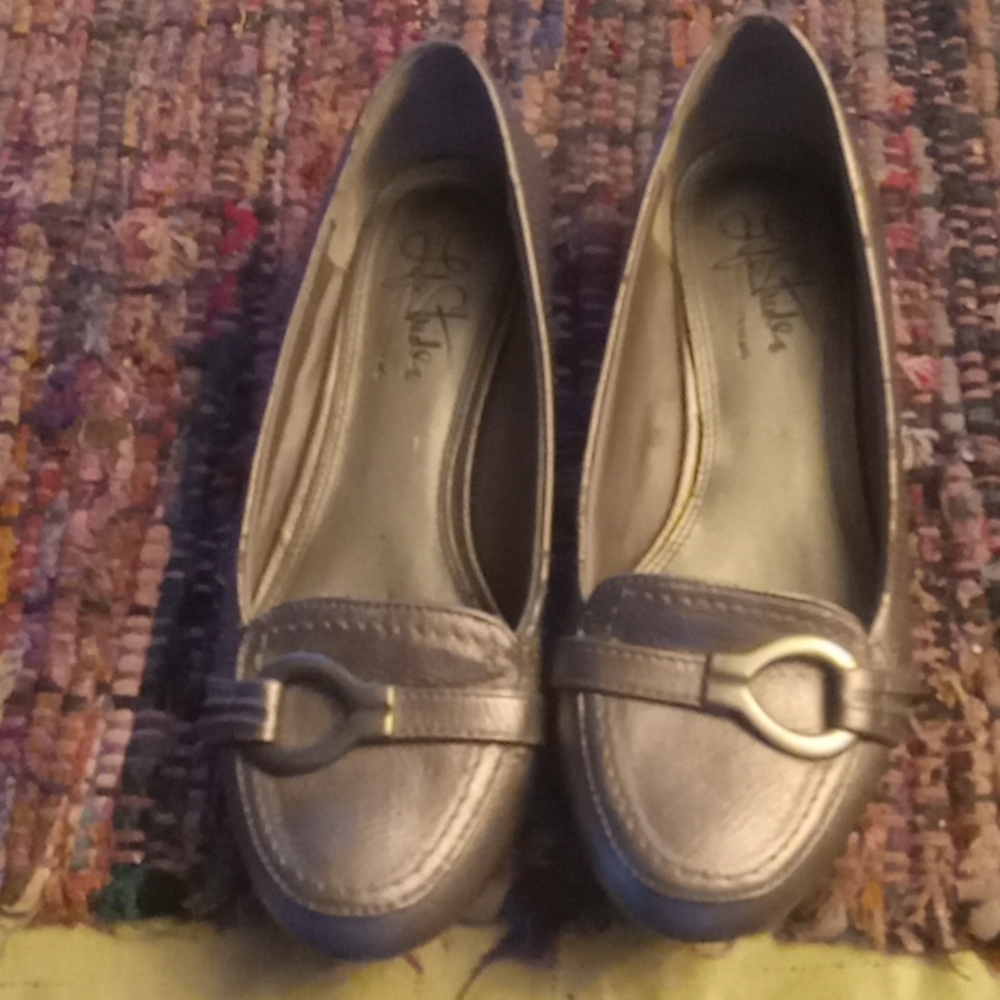 LIFE STRIDE SIZE 6